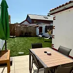 Comfortable Stay, Sea & Within Walking Distance Holiday home