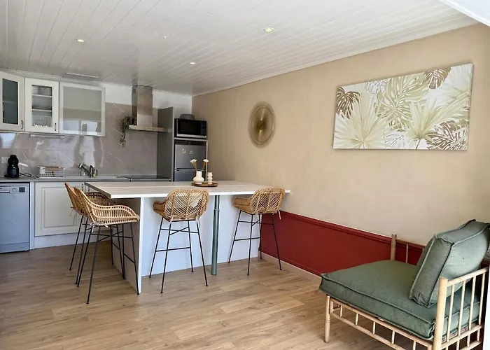 Holiday home Comfortable Stay, Sea & Within Walking Distance *