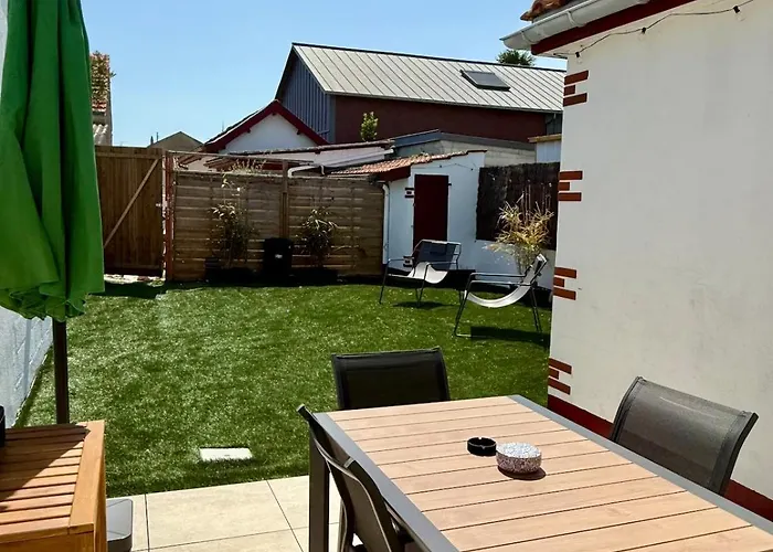 Comfortable Stay, Sea & Within Walking Distance Holiday home